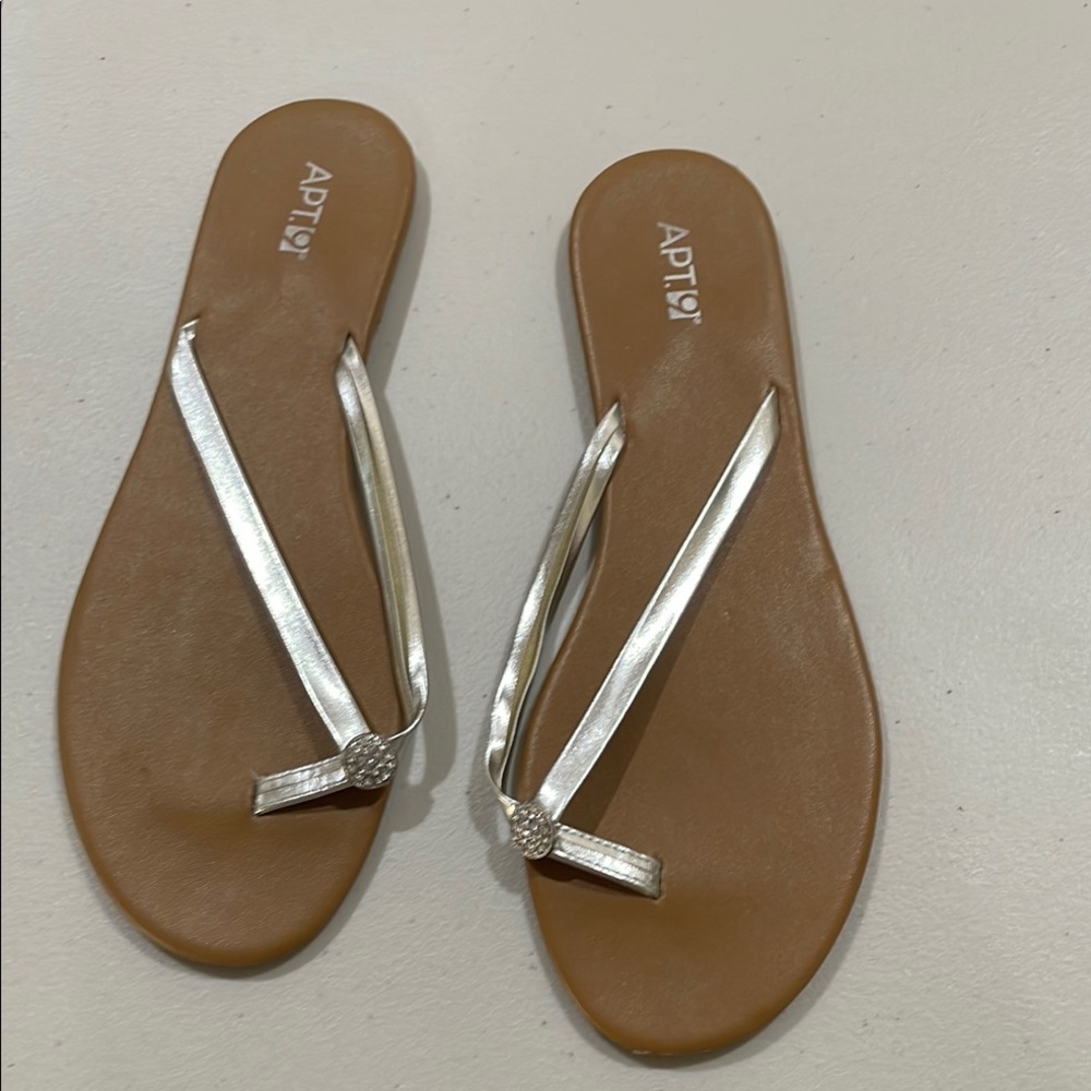 Apt. 9 Women's Silver and Tan Sandals
